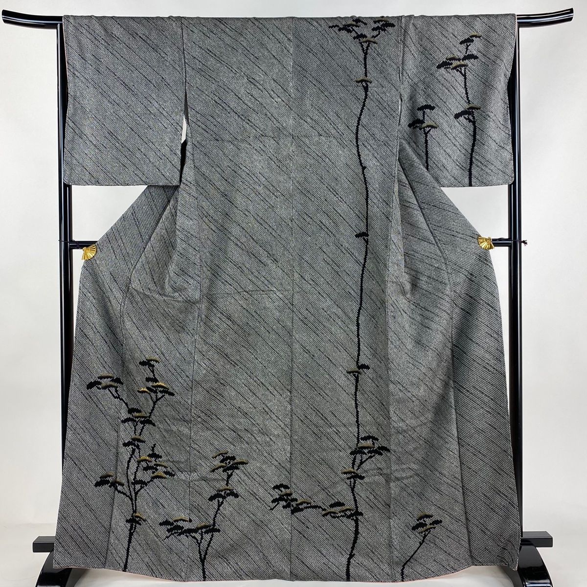 付下げ 身丈165.5cm 裄丈67.5cm L 袷 松 総絞り 金糸 黒 正絹 秀品