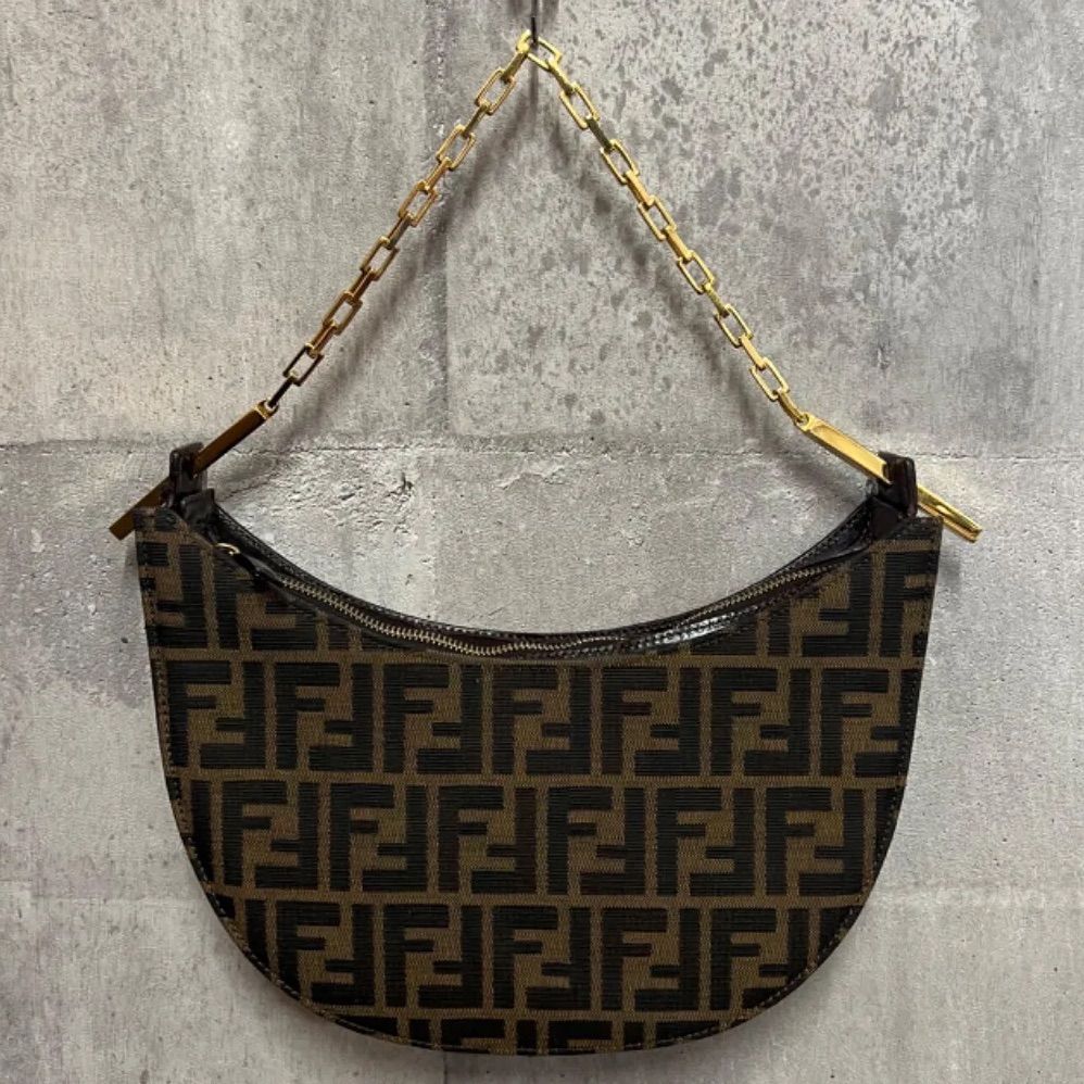 極希少】 FENDI フェンディ ワンショルダー ズッキーノ ハーフムーン