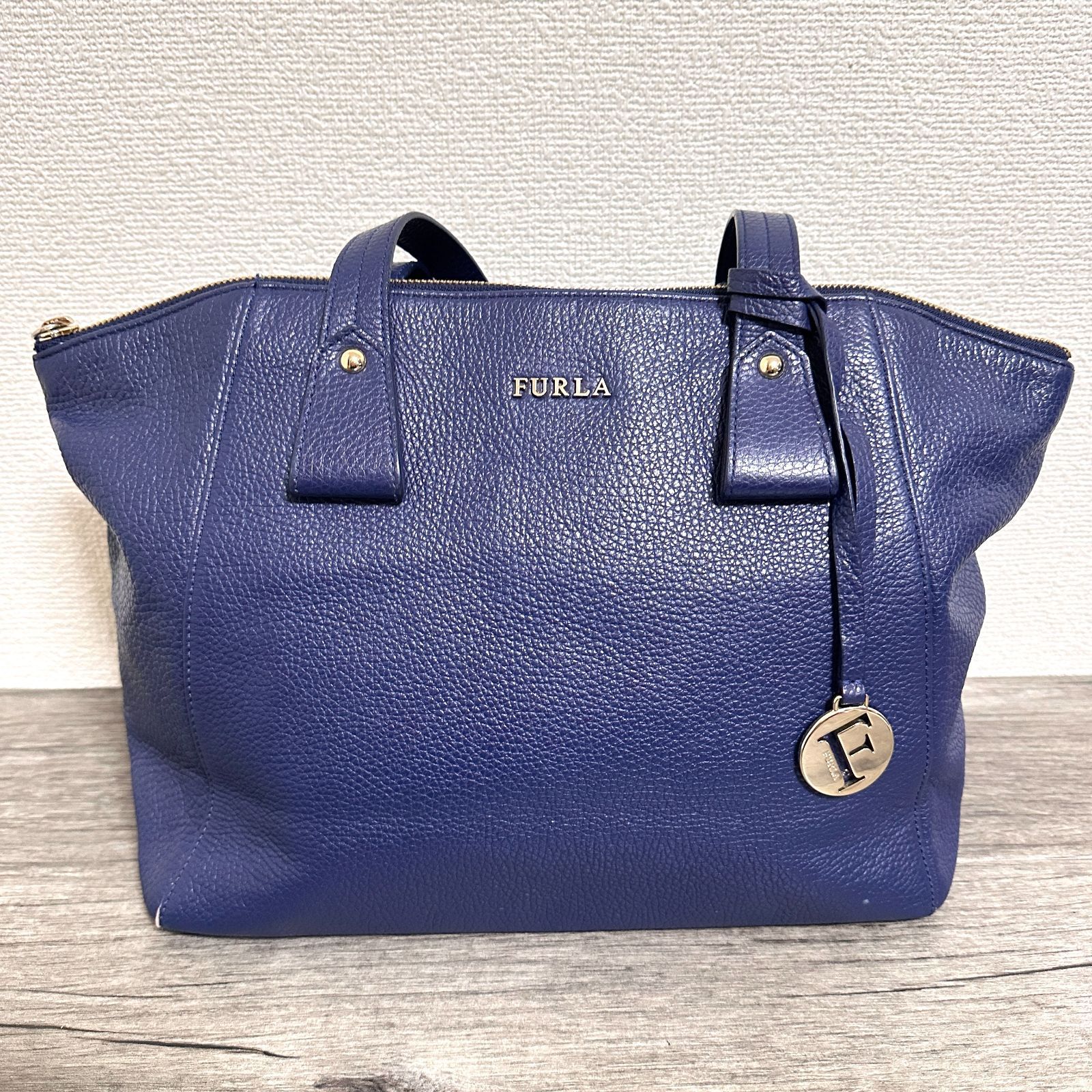 FURLA ファスナー付きレザートートバッグ ミニボストンバッグ メタル 