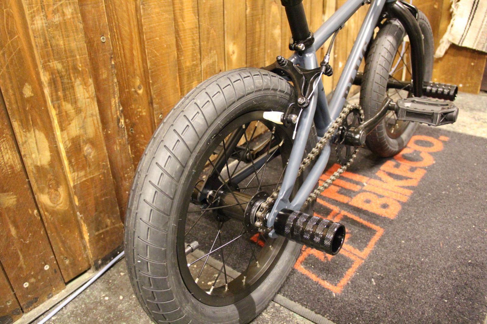 BMX 14インチ TNB PLUG 14 FAT TIRE D-BLUE-