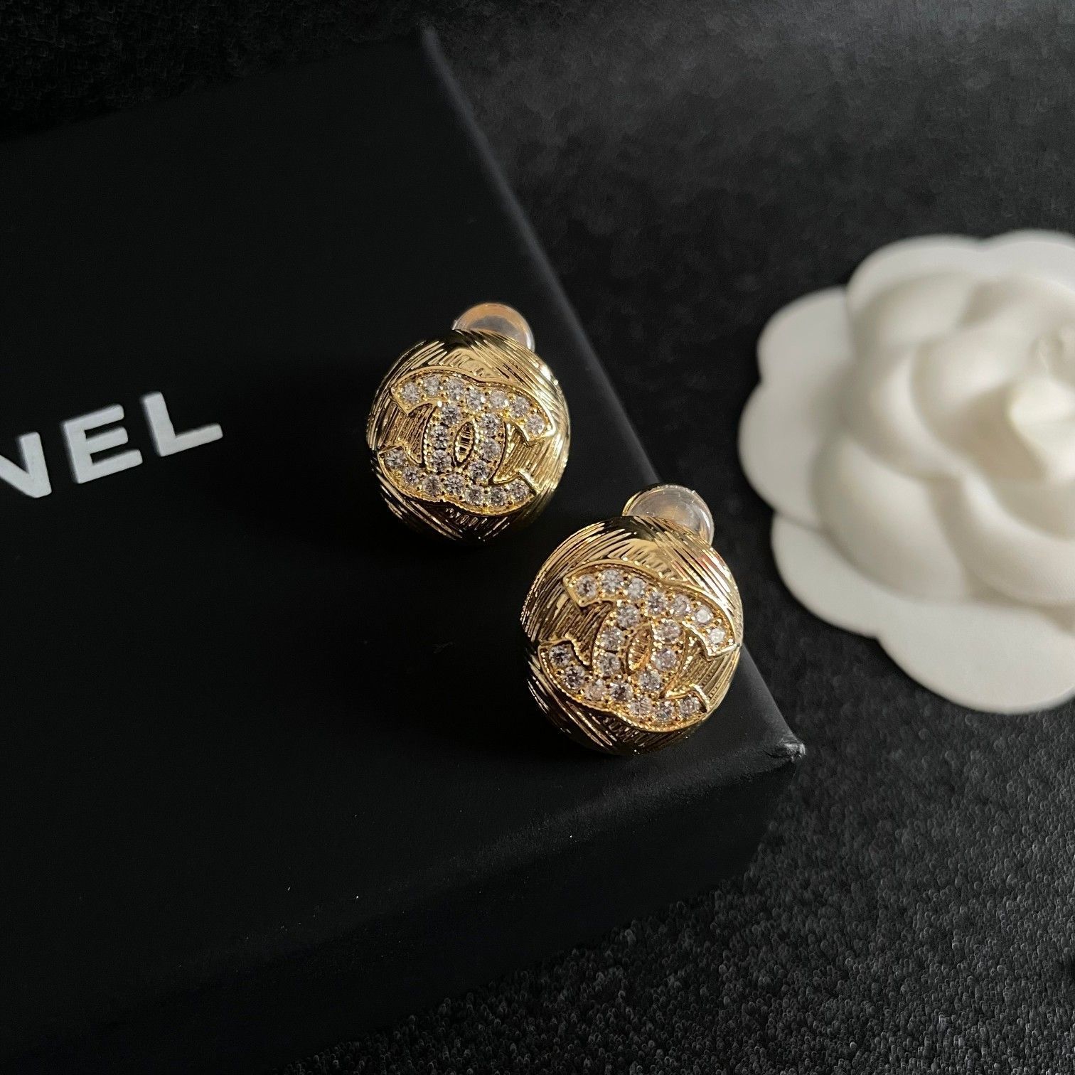 【25SS】素敵なデザイン♪ CHANEL シャネル フープイヤリング CHANEL 1996年製 ドットCCマークフープイヤリング ゴールド