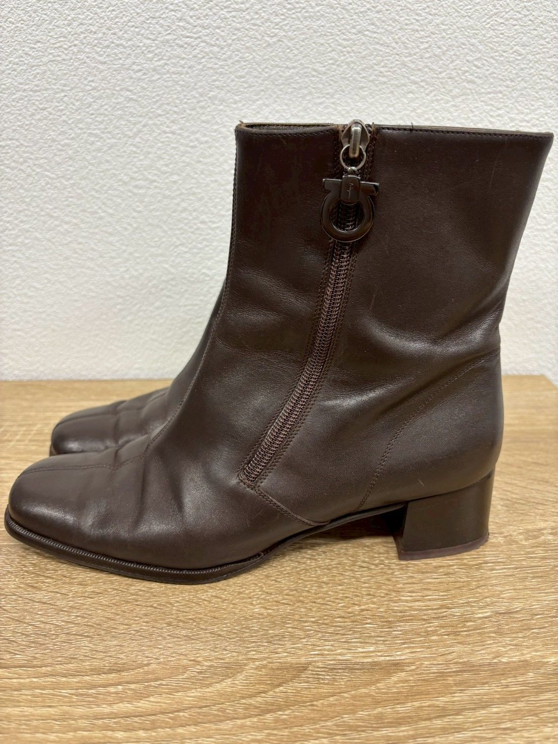 Salvatore Ferragamo フェラガモ ショートブーツ 茶色 レザー 7 1 2 D 箱 保存袋付き 24.5 cm