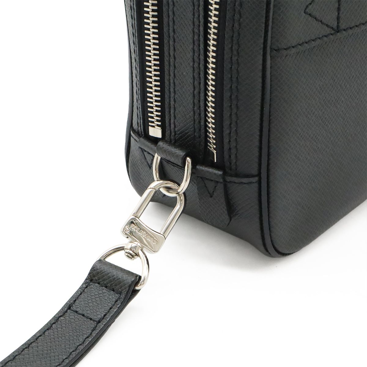 LOUIS VUITTON ルイ ヴィトン タイガ ネオ パヴェル セカンド