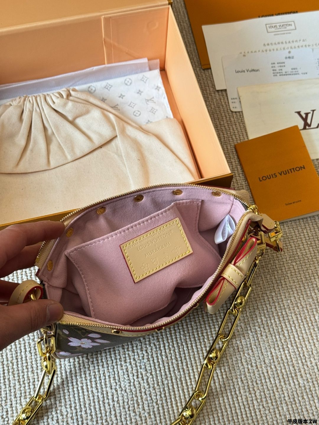 希少コラボ♪【LOUIS VUITTON × 村上隆】桜 バッグチェーンGOLD 希少コラボ♪【LOUIS VUITTON × 村上隆】桜 バッグチェーンGOLD