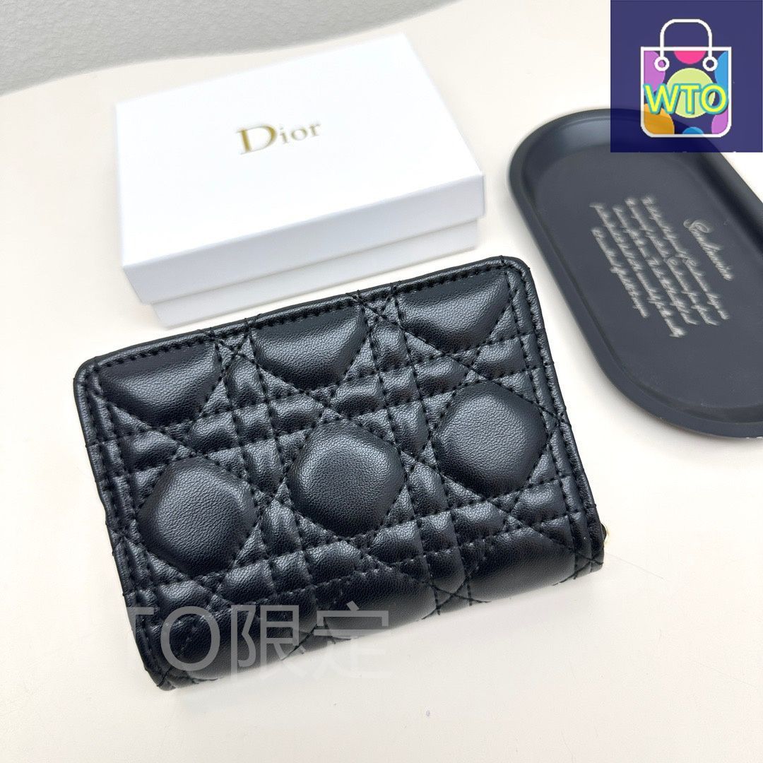 頭層の小羊皮を使用