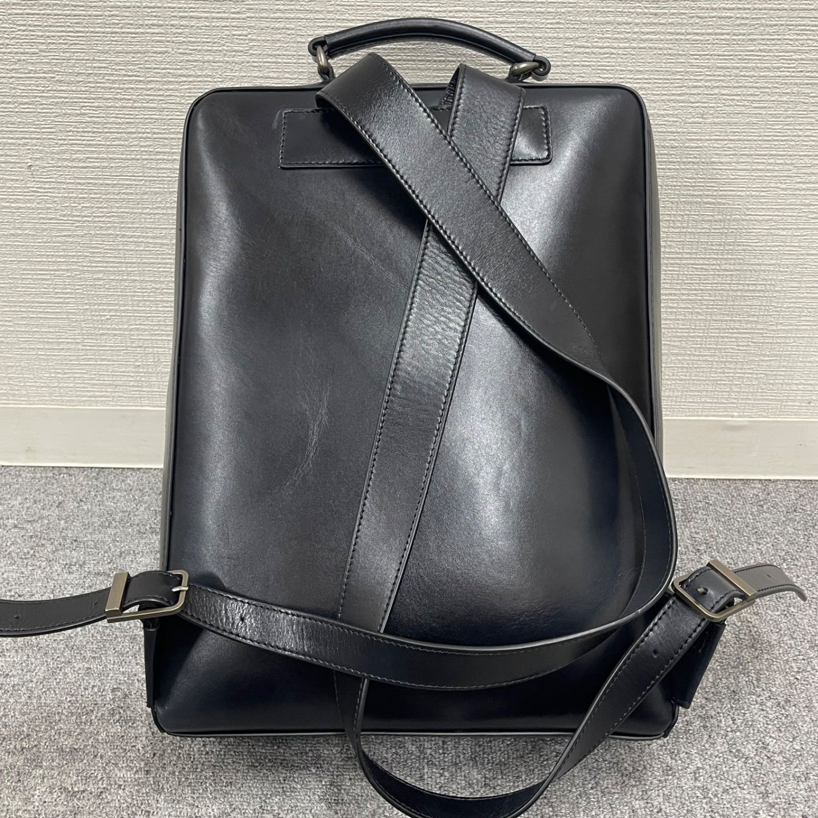 マザーハウス　アンティーク スクエア バックパック(アンティークブラック) 上質な四角いリュック。MOTHERHOUSE「Antique Square Backpack