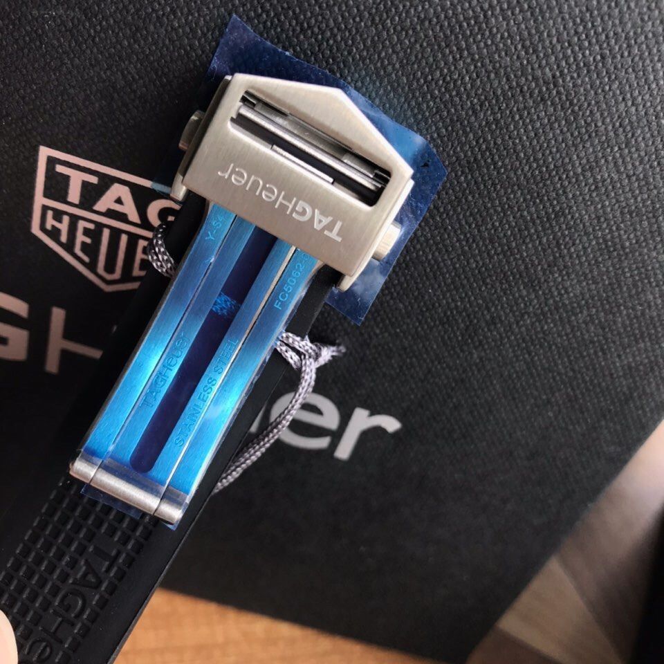 ホイヤー CAY2112.FT6041