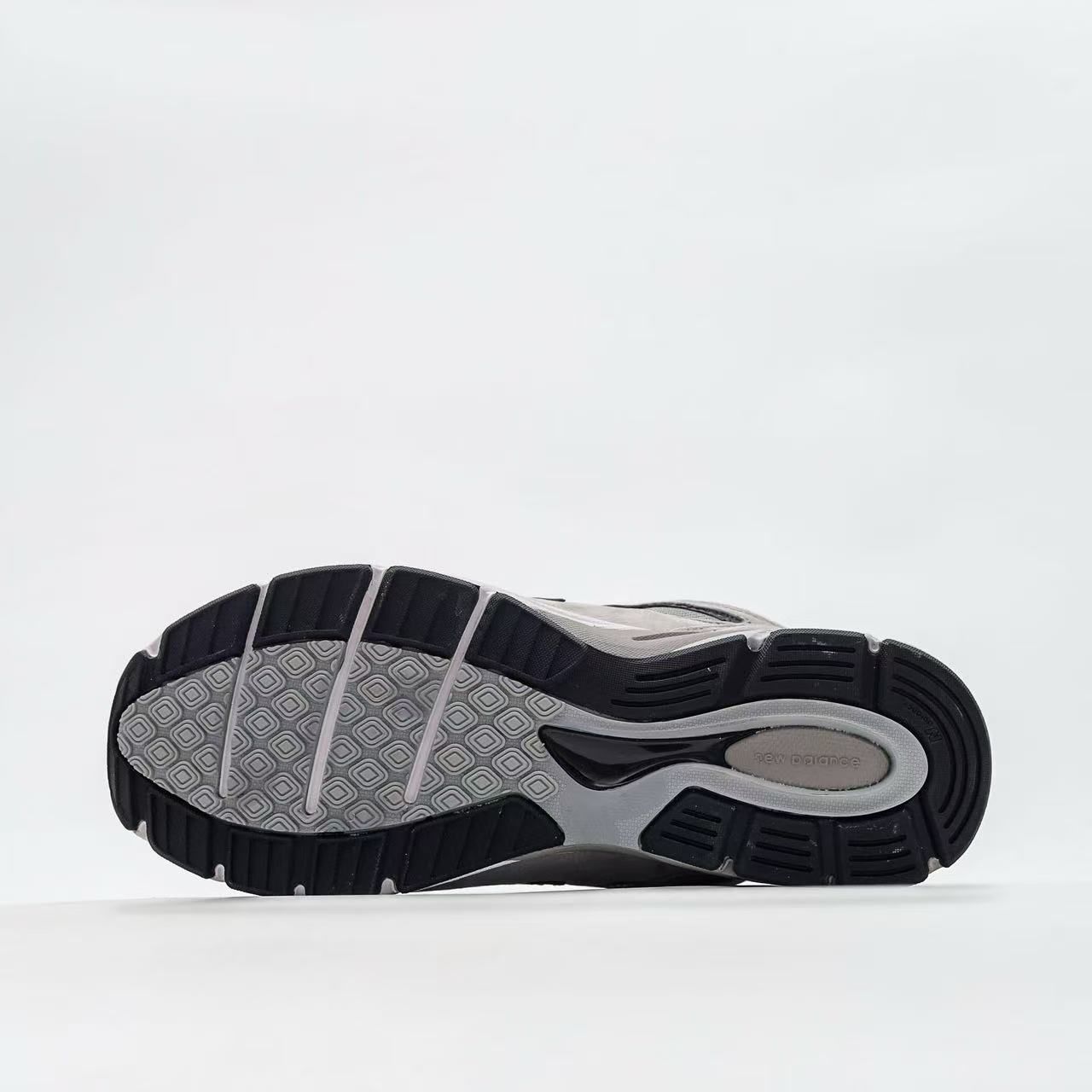 NEW BALANCE 990V4 ニューバランス スニーカー M990GL4 - メルカリ