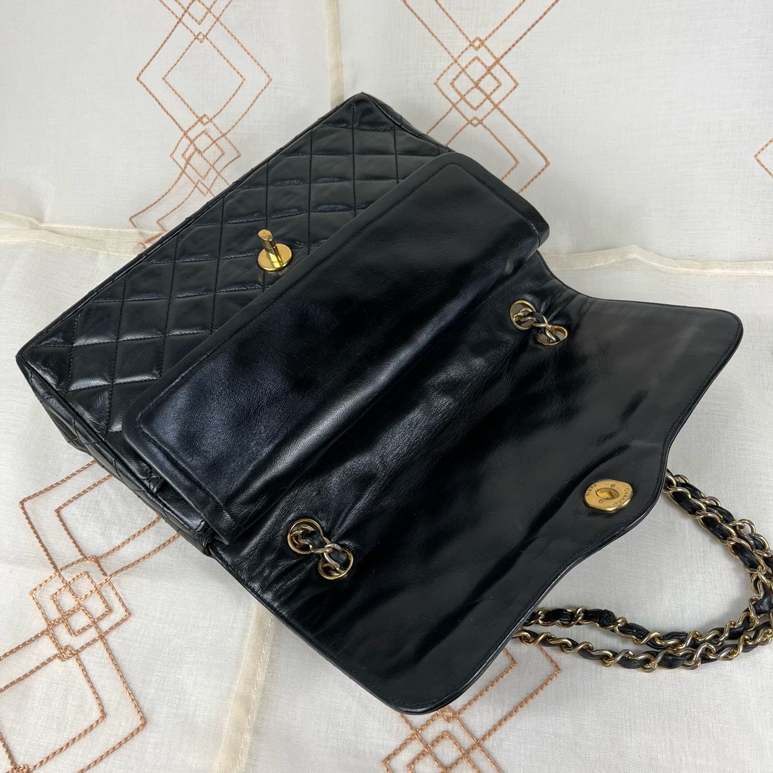 ☆パリ限定デザイン☆ CHANEL シャネル マトラッセ 25 ラムスキン