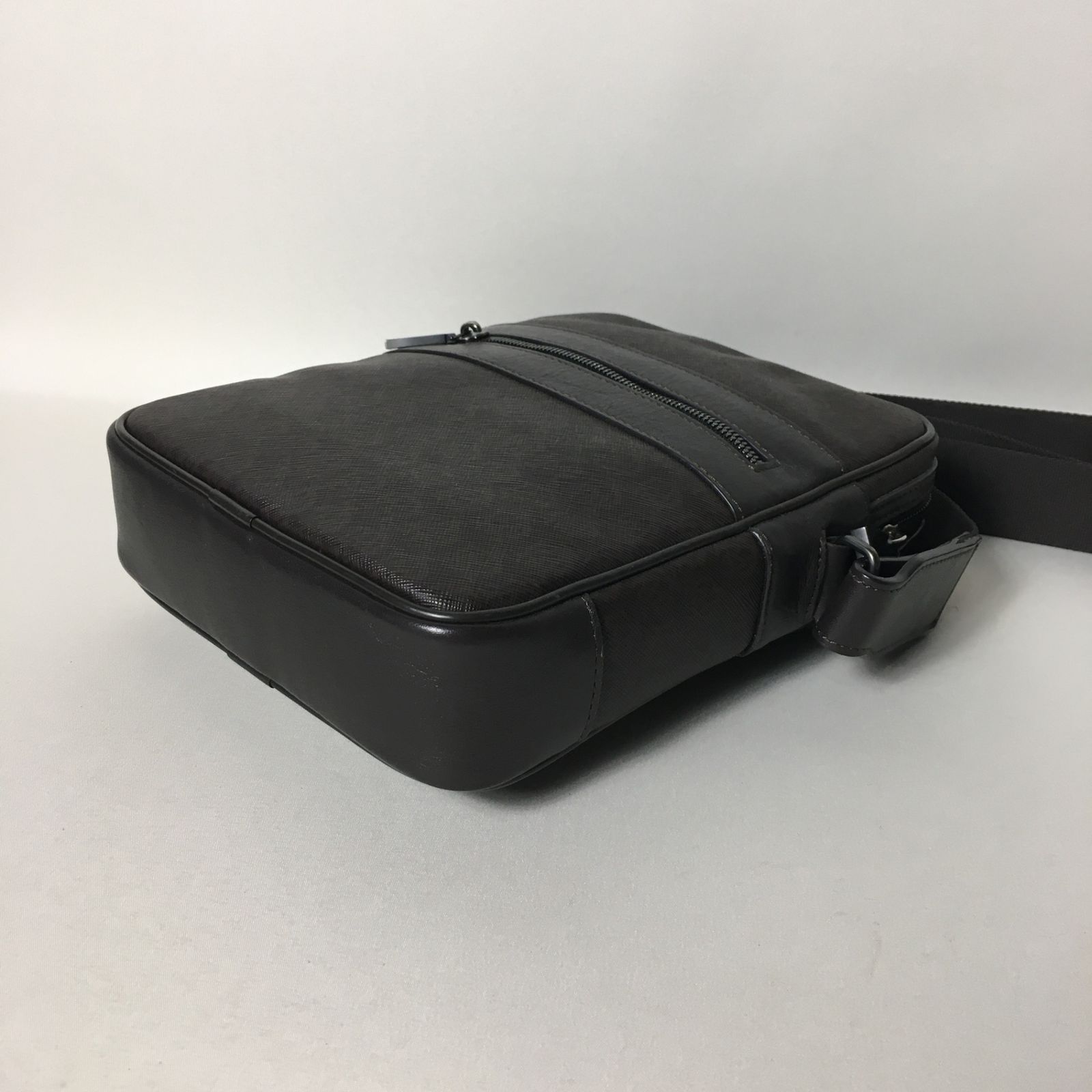 2506-93｜美品｜ダンヒル ショルダーバッグ ダークブラウン 総柄 2506-93｜美品｜ダンヒル ショルダーバッグ ダークブラウン 総柄