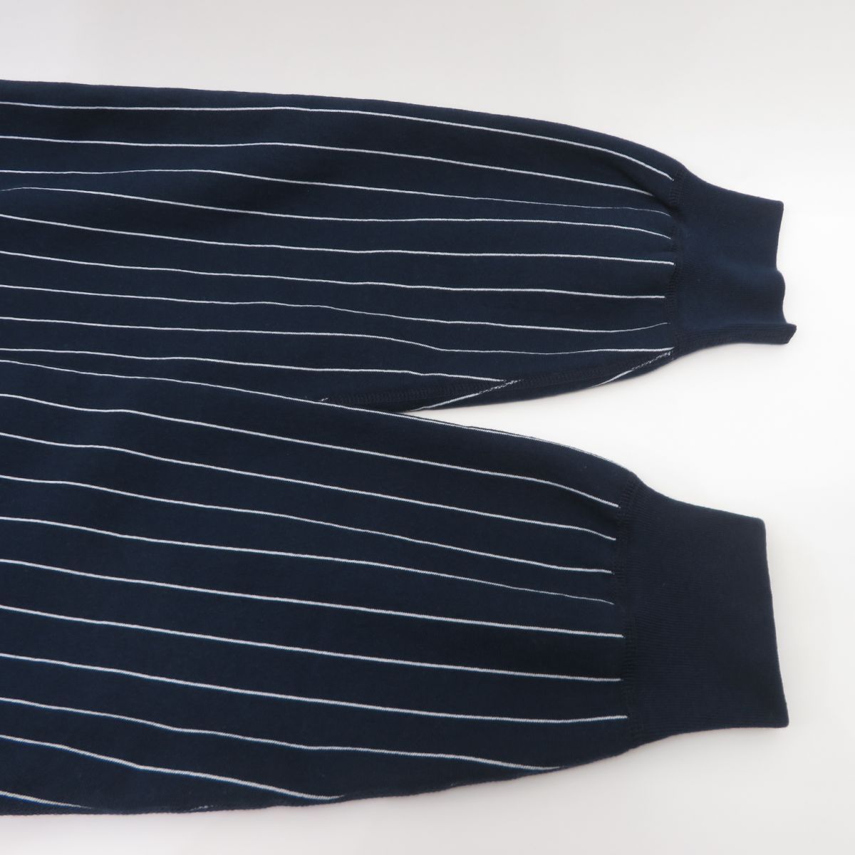 Supreme シュプリーム 2024SS Pinstripe Crewneck ピン Supreme シュプリーム 2024SS Pinstripe Crewneck ピン