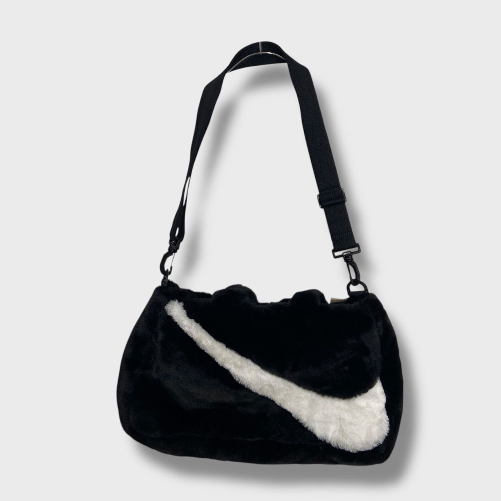 ☆タグ付き未使用品☆NIKE☆ナイキ☆フェイクファートートバッグ☆2way 