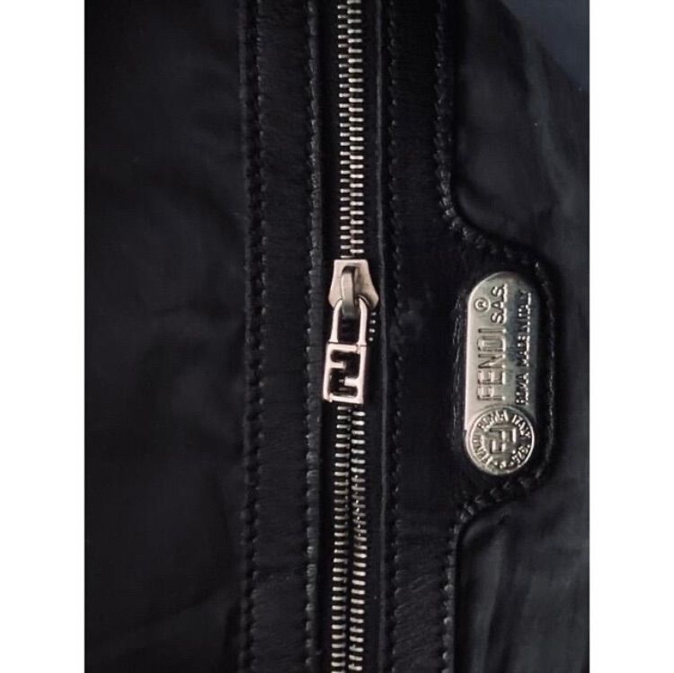 ◆  FENDI スケッチブック収納　ショルダーバッグ　未使用 稀少》 FENDI スケッチブックも収納が可能 ショルダーバッグ 未使用