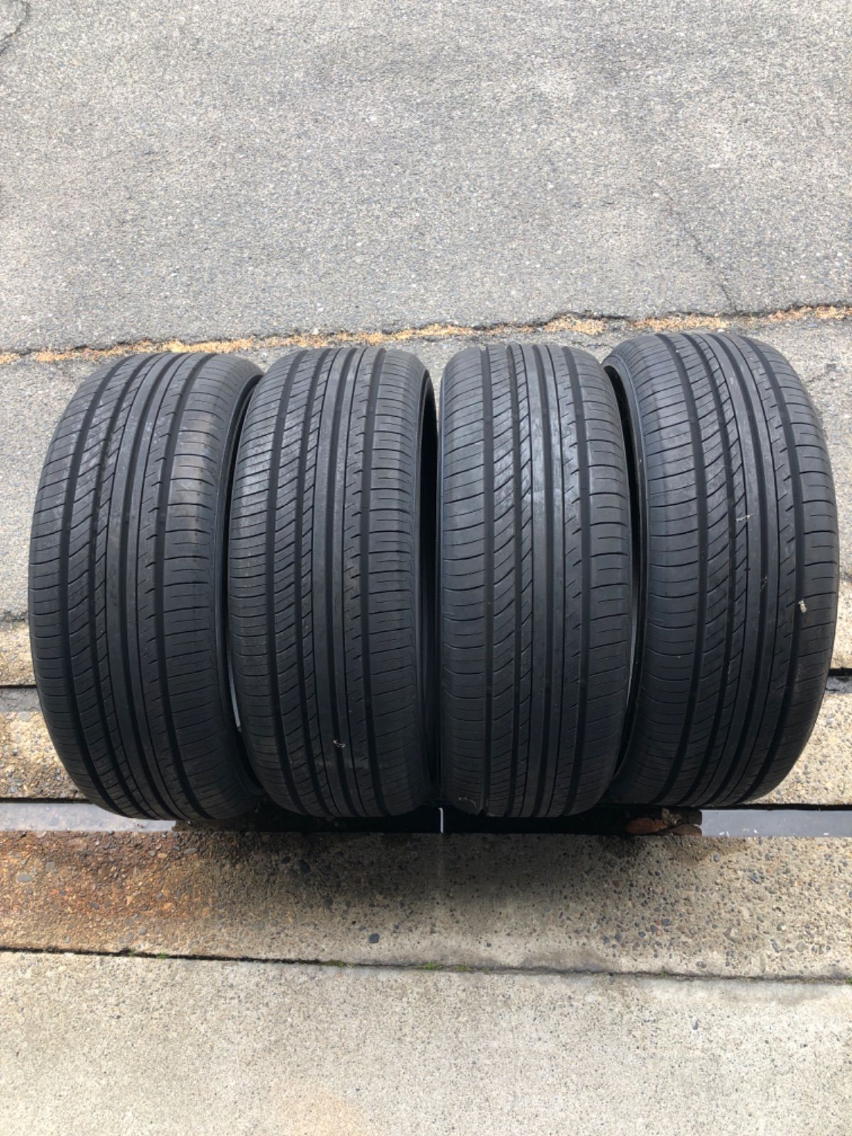 バリ山 dB V552 215/55R16 9.5部山 デシベル ヨコハマタイヤ ADVAN - メルカリ