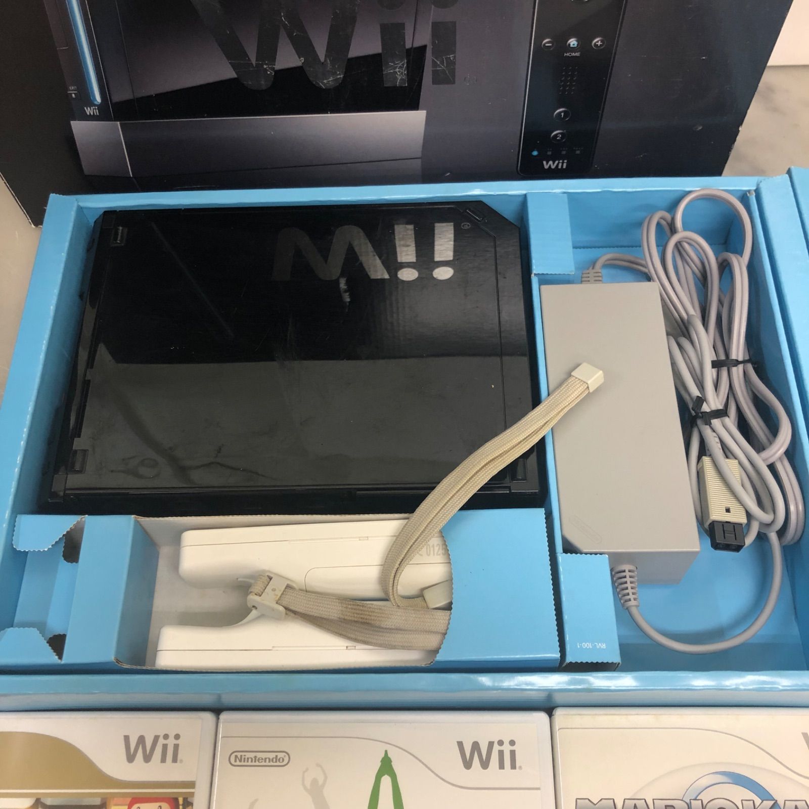 任天堂Wiiすぐ遊べるセット 本体 Wiiフィット ハンドル ソフトまとめ 