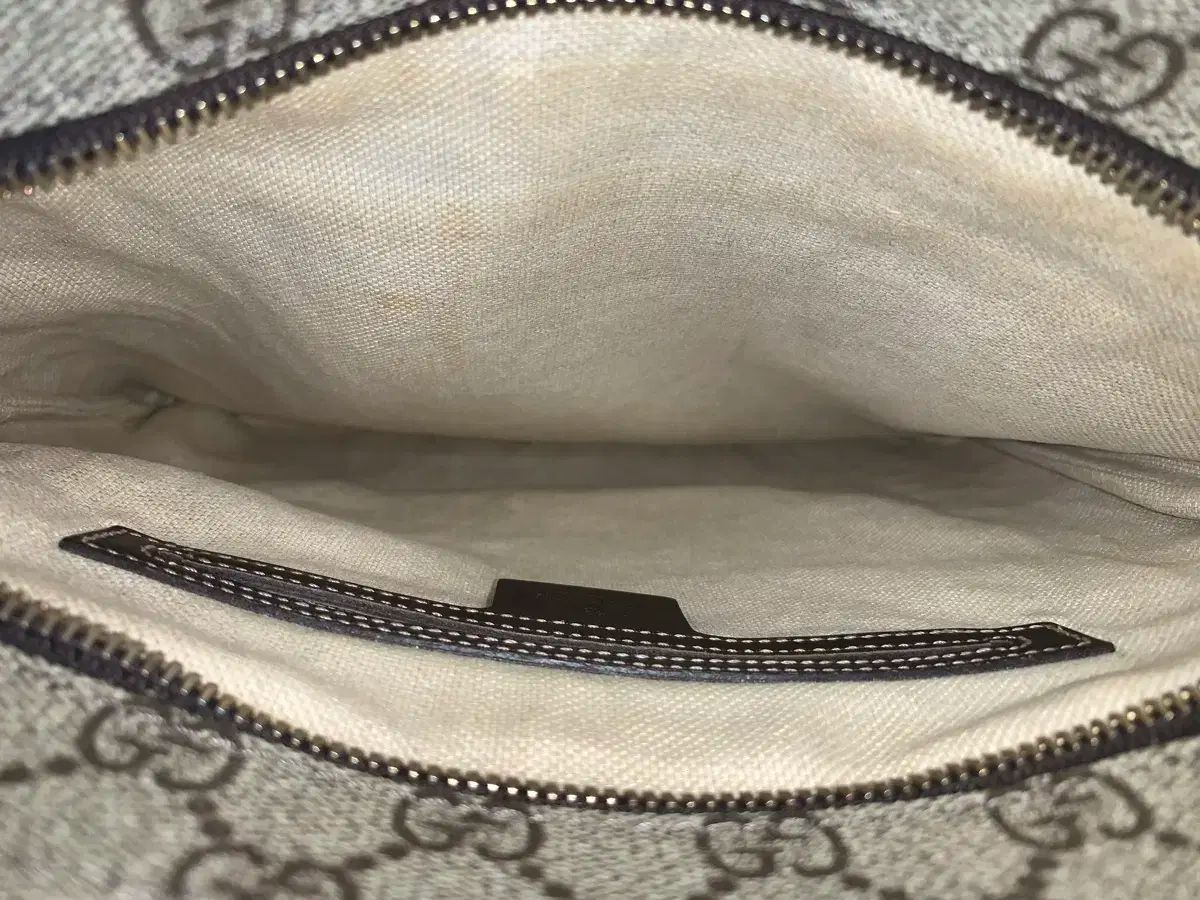 GUCCI グッチ