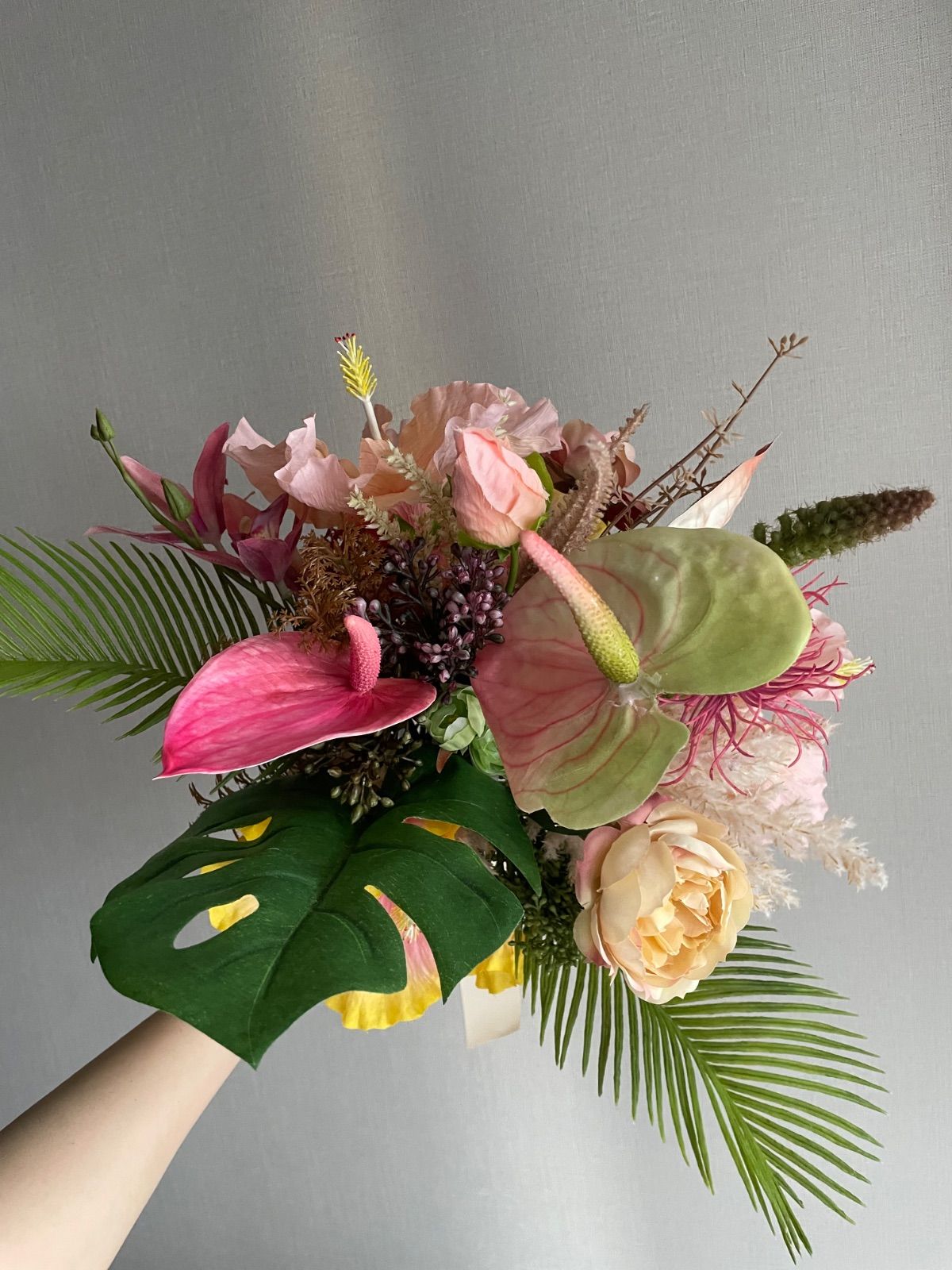 移転セール特価品！！ウエディングブーケ　造花　アーティフィシャルフラワーブーケ ウェディングブーケ ブートニア アーティフィシャルフラワー