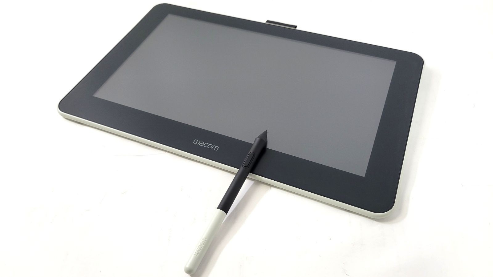Wacom 液タブ DTC133+CP20206BZ(Hi-uni 鉛筆風ペン) ワコム 液晶