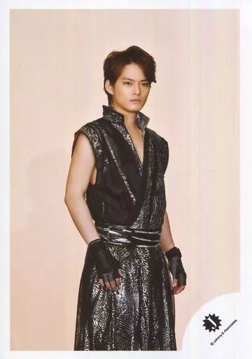 中古】生写真(ジャニーズ) ジャニーズ/中山優馬/膝上・衣装黒・体