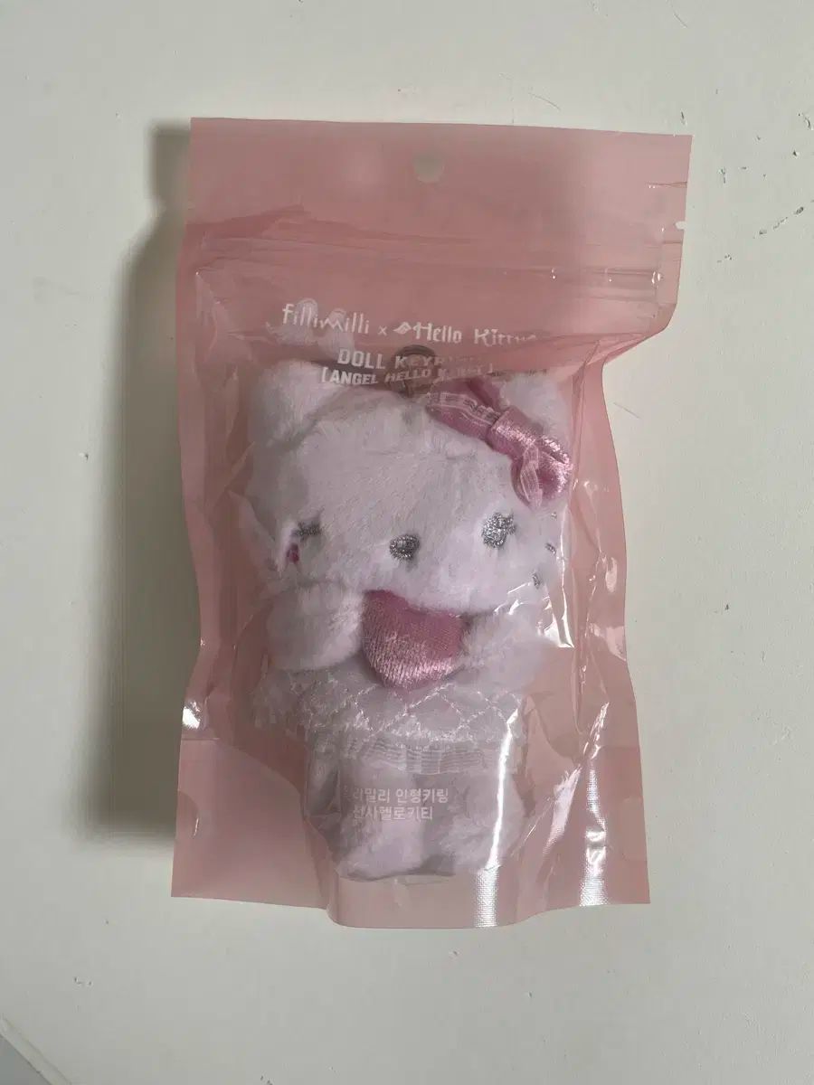 韓国 オリーブヤング fillimilli フィリミリ キティ キーホルダー fillimilli✖️ハローキティコラボが可愛すぎる🎀｜ちゃんきてぃ