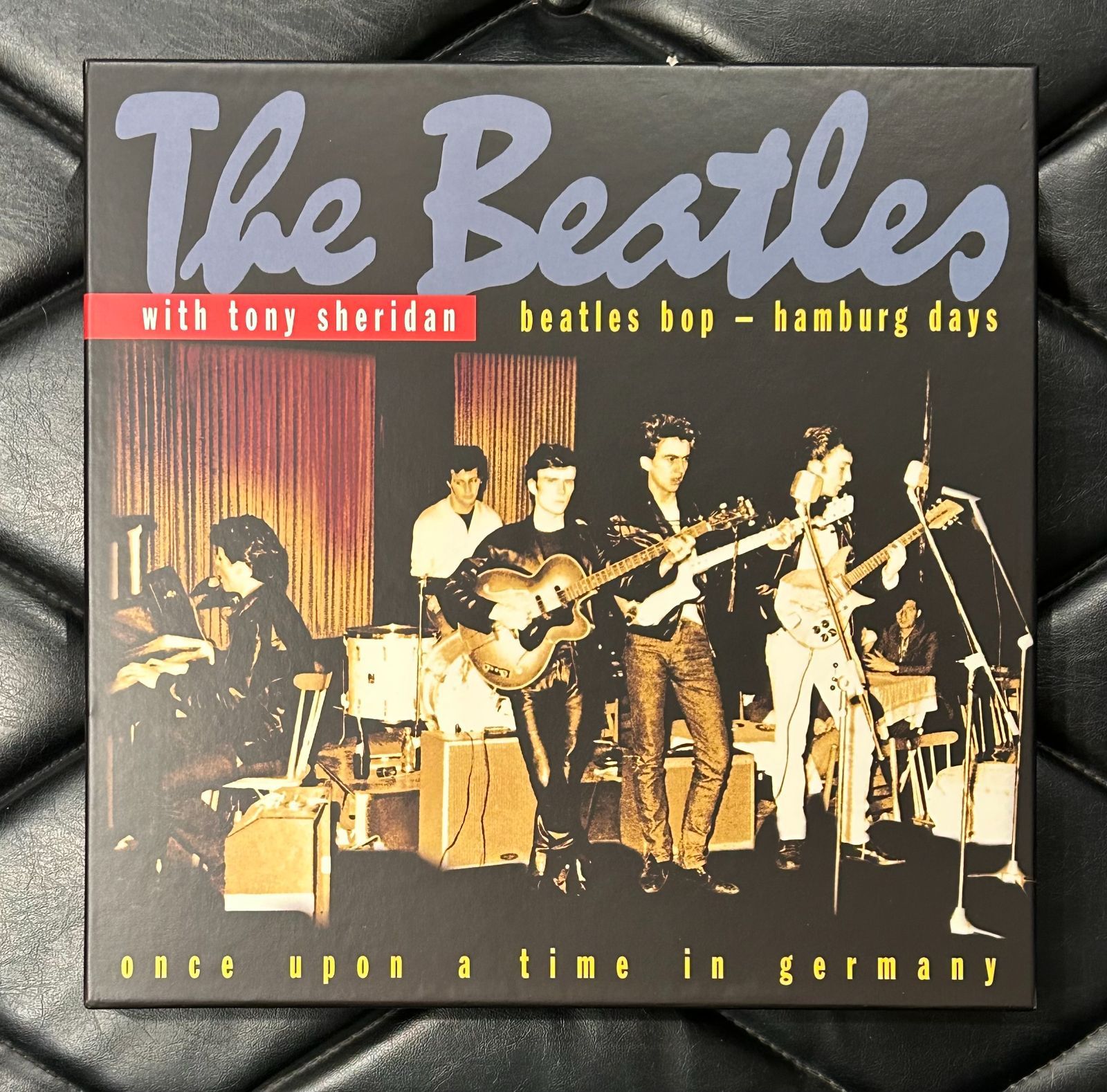 フルカラー120頁ハードカヴァー・ブック付き！】The Beatles