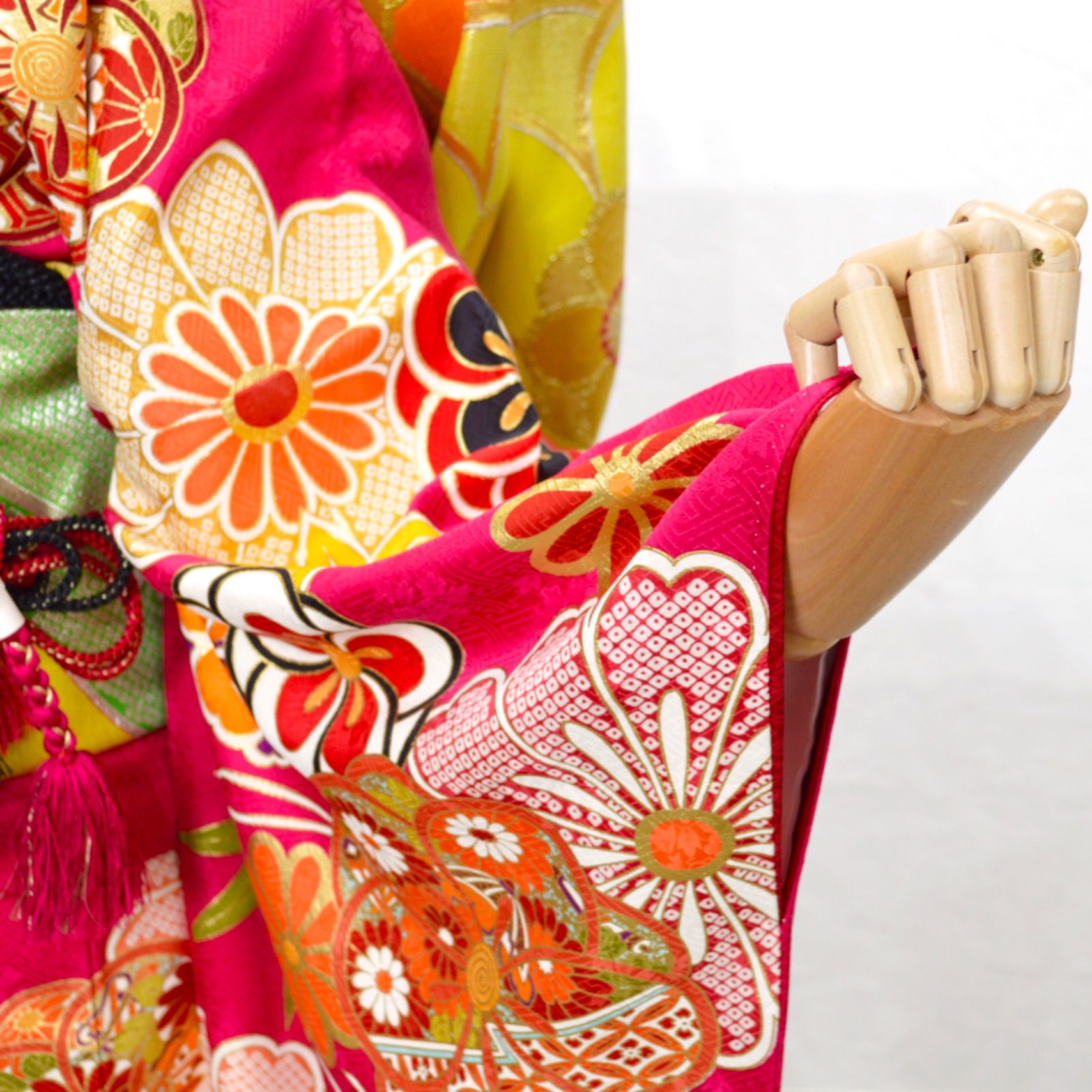 美品》正絹 振袖フルセット S〜Lサイズ 成人式 金駒刺繍