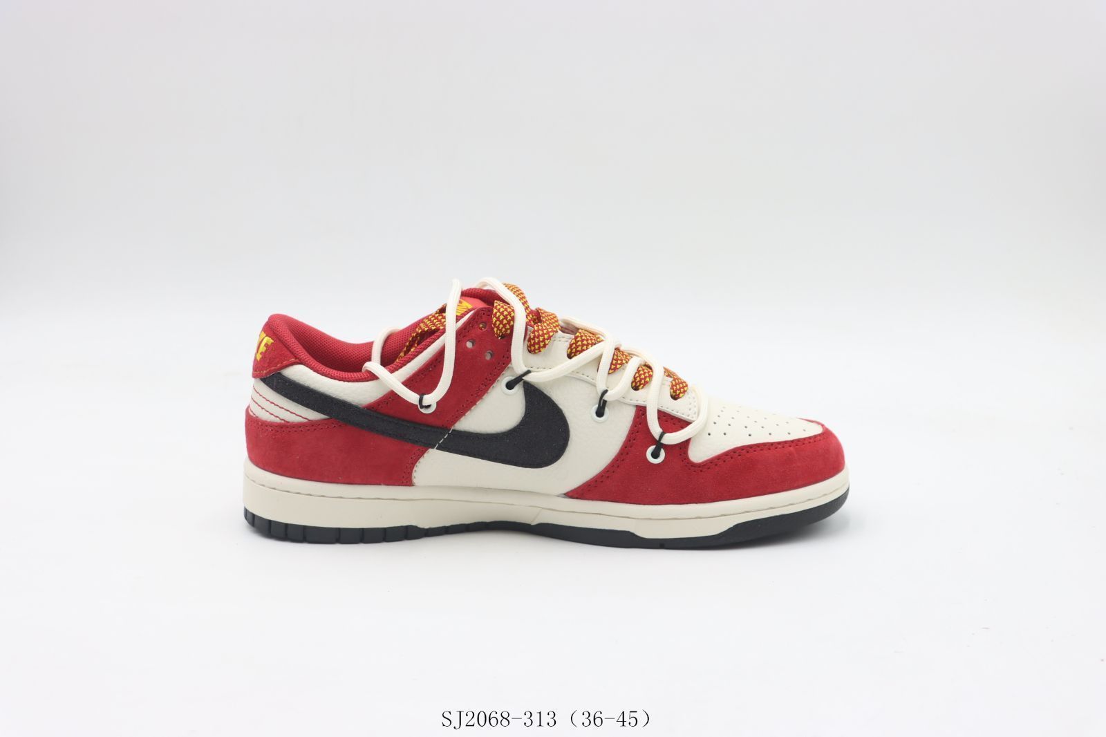 今日特価】ナイキ（Nike）のスケートシューズ ホワイトレッド