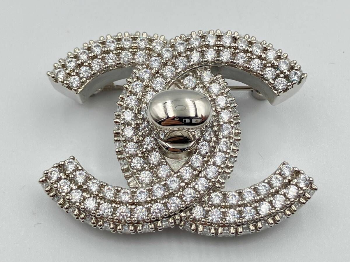 CHANELシャネルB22 ココマーク ラインストーン ブローチ