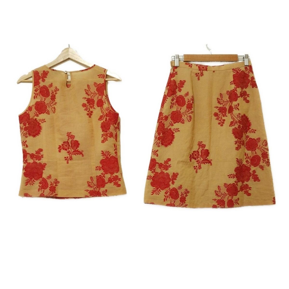 Scapa スキャパ スカートセットアップ レディース - ベージュ×レッド 花柄