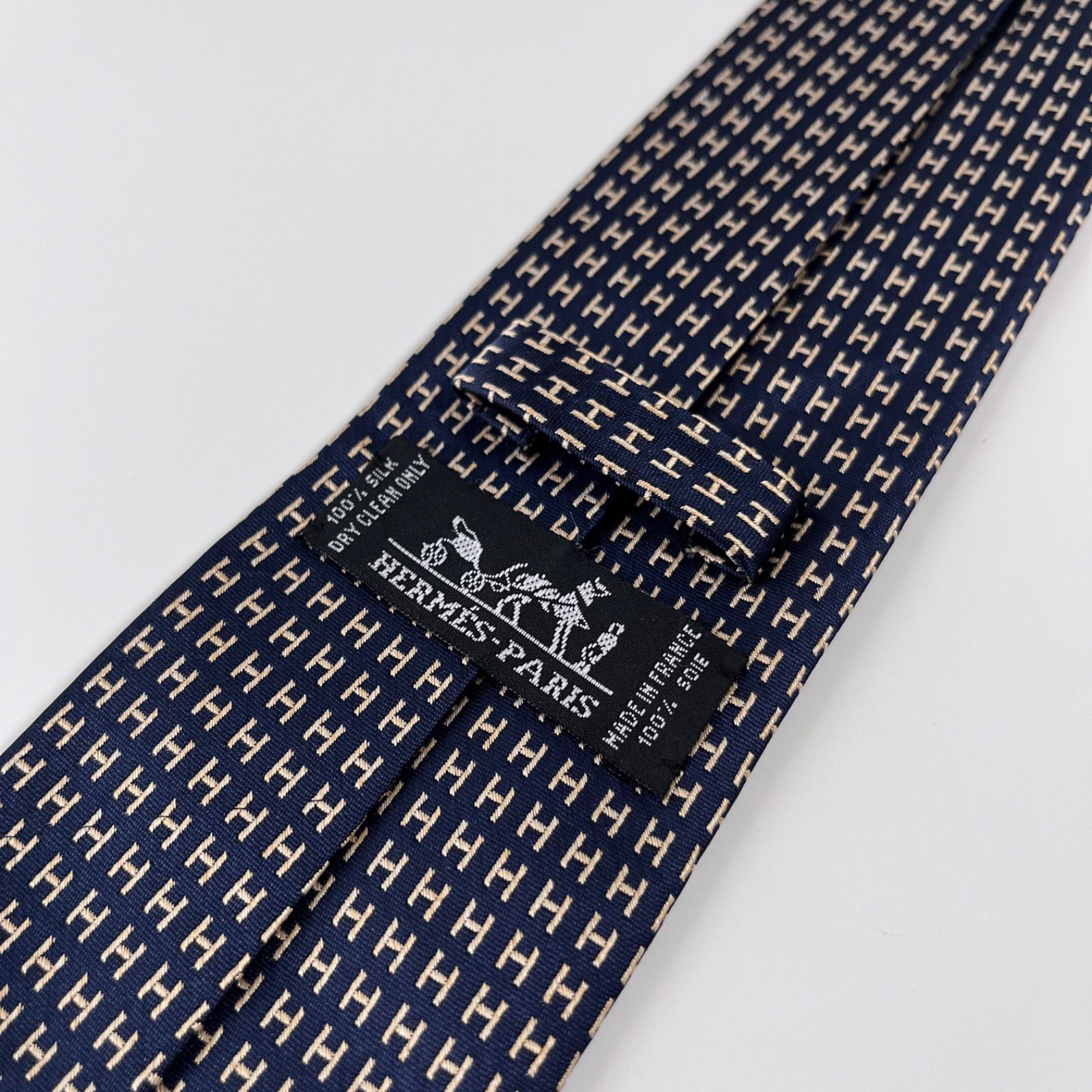 美品 HERMES エルメス ネクタイ シルク100% ダークネイビー H柄