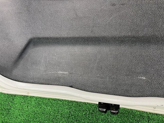 ヴィッツ NSP135 バックドア・リアゲート F 4WD ニホンイタ M31Q8  