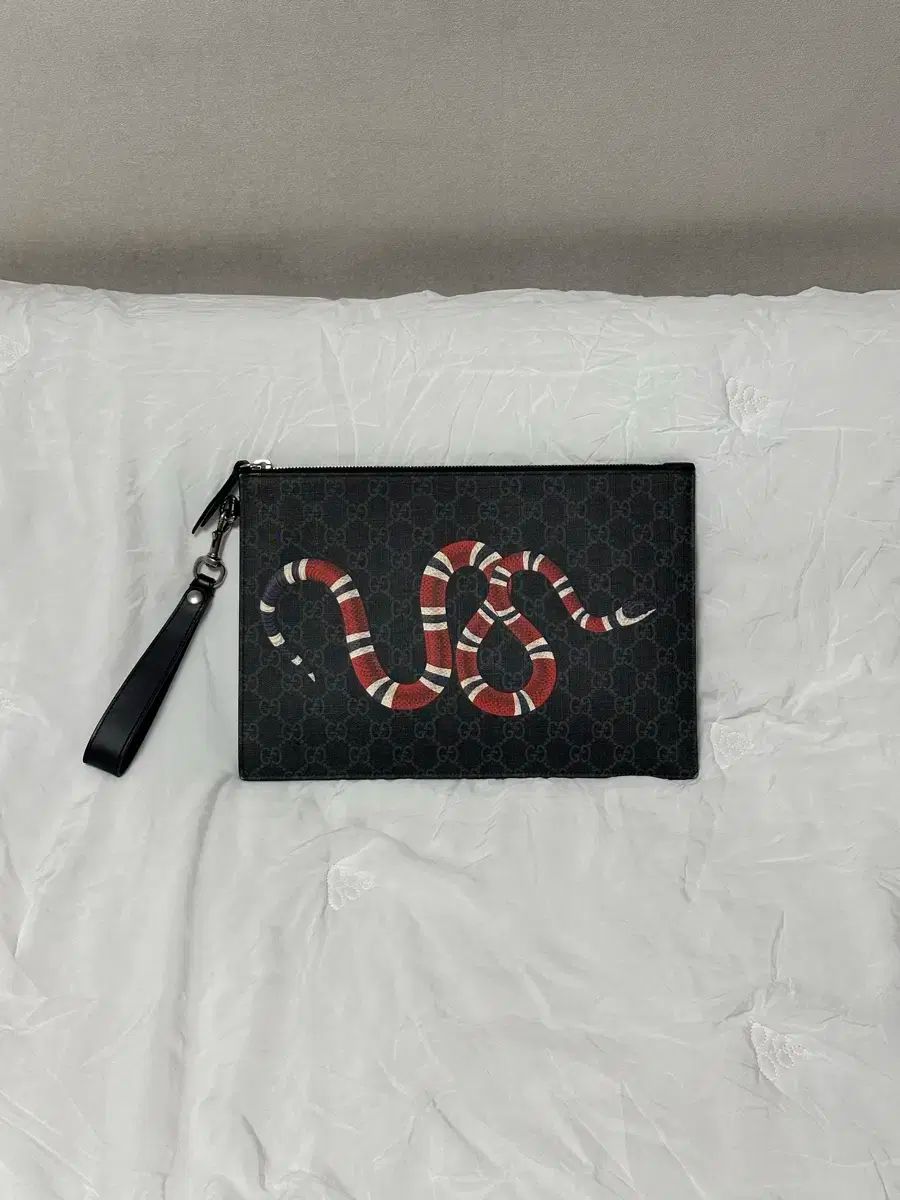 GUCCI グッチ 蛇 クラッチ バッグ