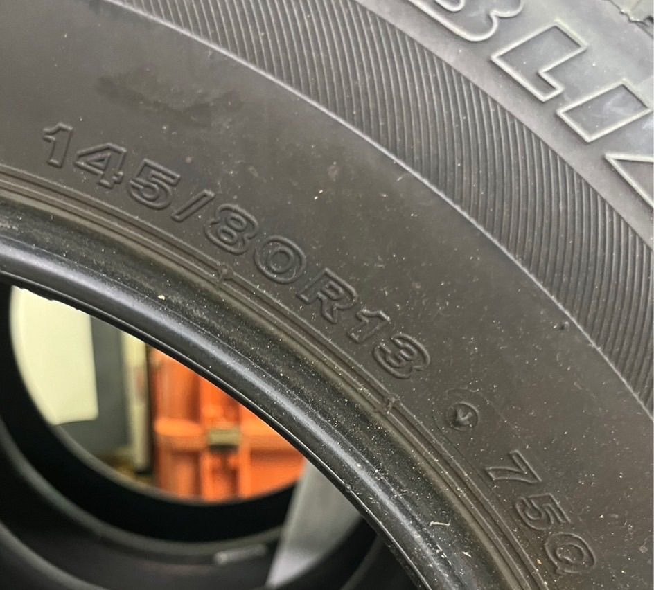 送料込み　ブリヂストン　VRX 145/80R13 20年製