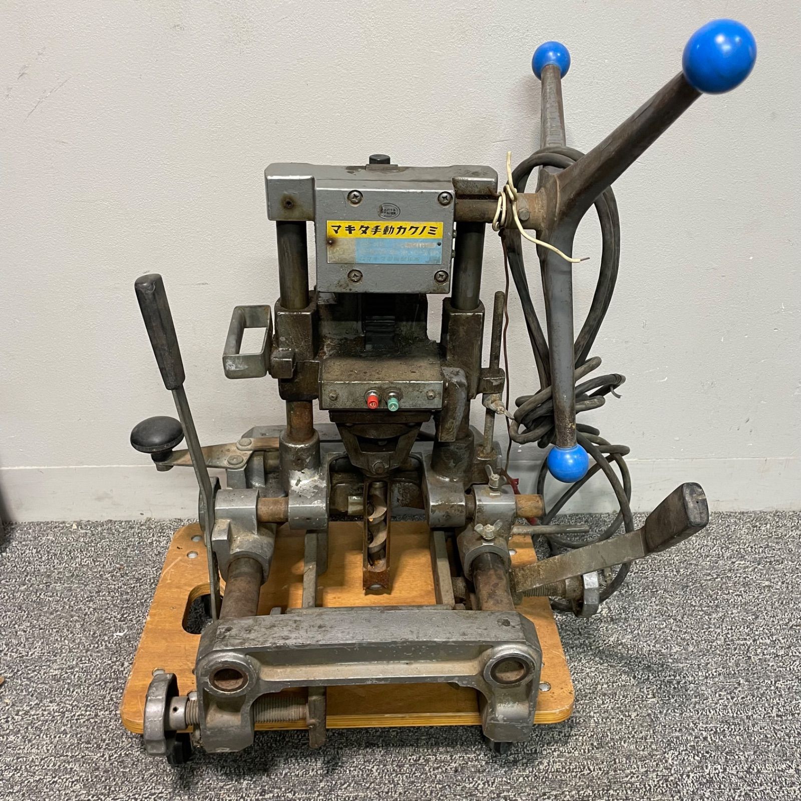 ♭ makita マキタ 手動カクノミ モデル : 7300 穴あけ機 ♭ makita マキタ 手動カクノミ モデル : 7300 穴あけ機