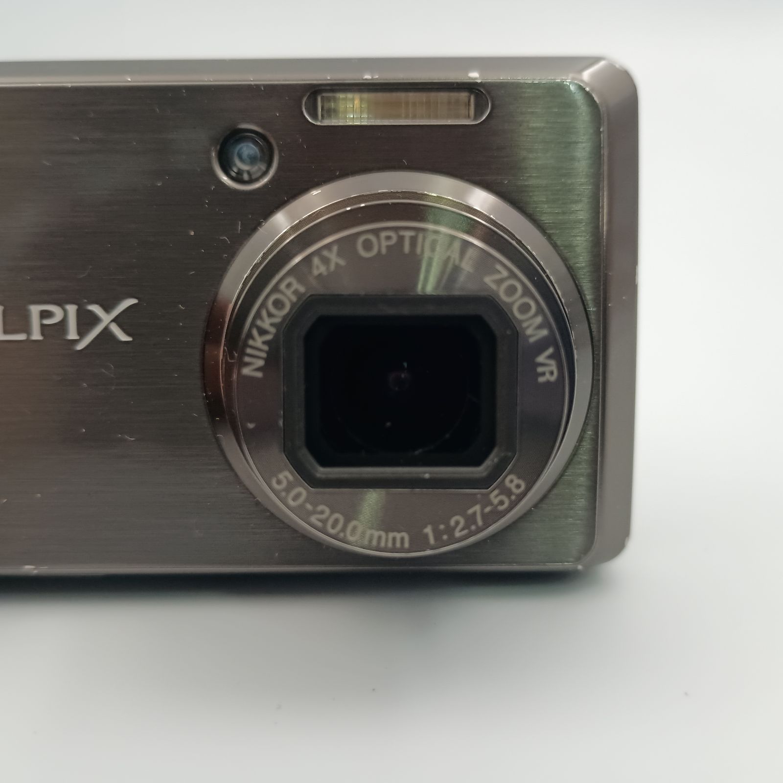 Nikon Coolpix S600 Compact DIGITAL Camera コンパクトデジタル