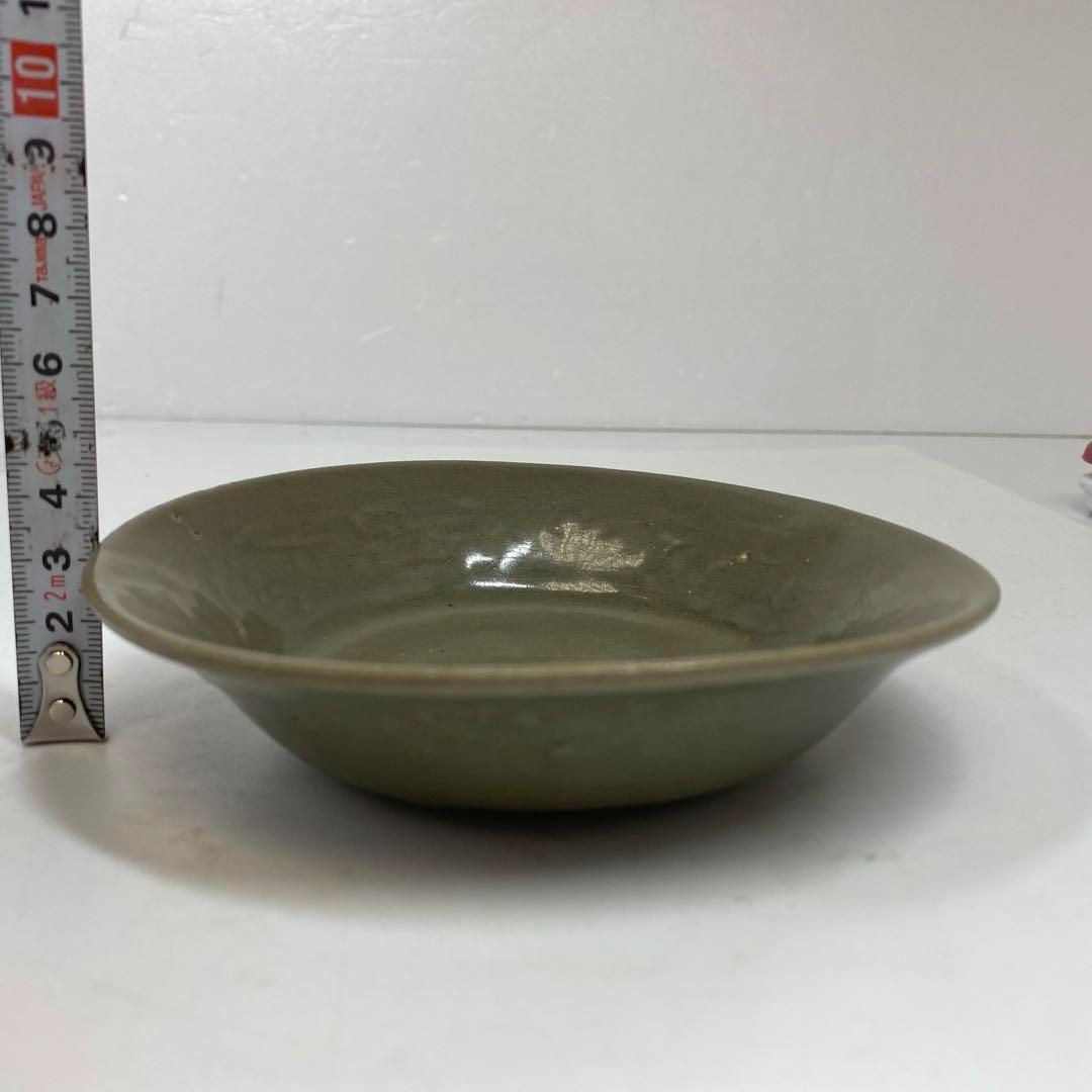 高麗青磁　陰刻皿　幅約14㎝　木箱付　トヒト　本さ6-1105☆1F 高麗青磁 陰刻皿 幅約14㎝ 木箱付 トヒト 本さ6-1105☆1F - メルカリ