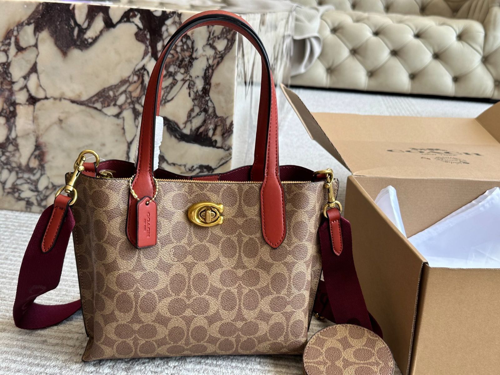 COACH コーチ トートバッグ ロゴ入り クラシックデザイン 今日特価】COACH コーチ クラシックロゴ トートバッグ