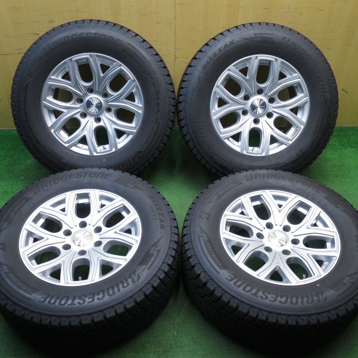 バリ溝！23年！キレイ！9.5分☆LEHRMEISTER PREMIX 飛車 265/65R17 