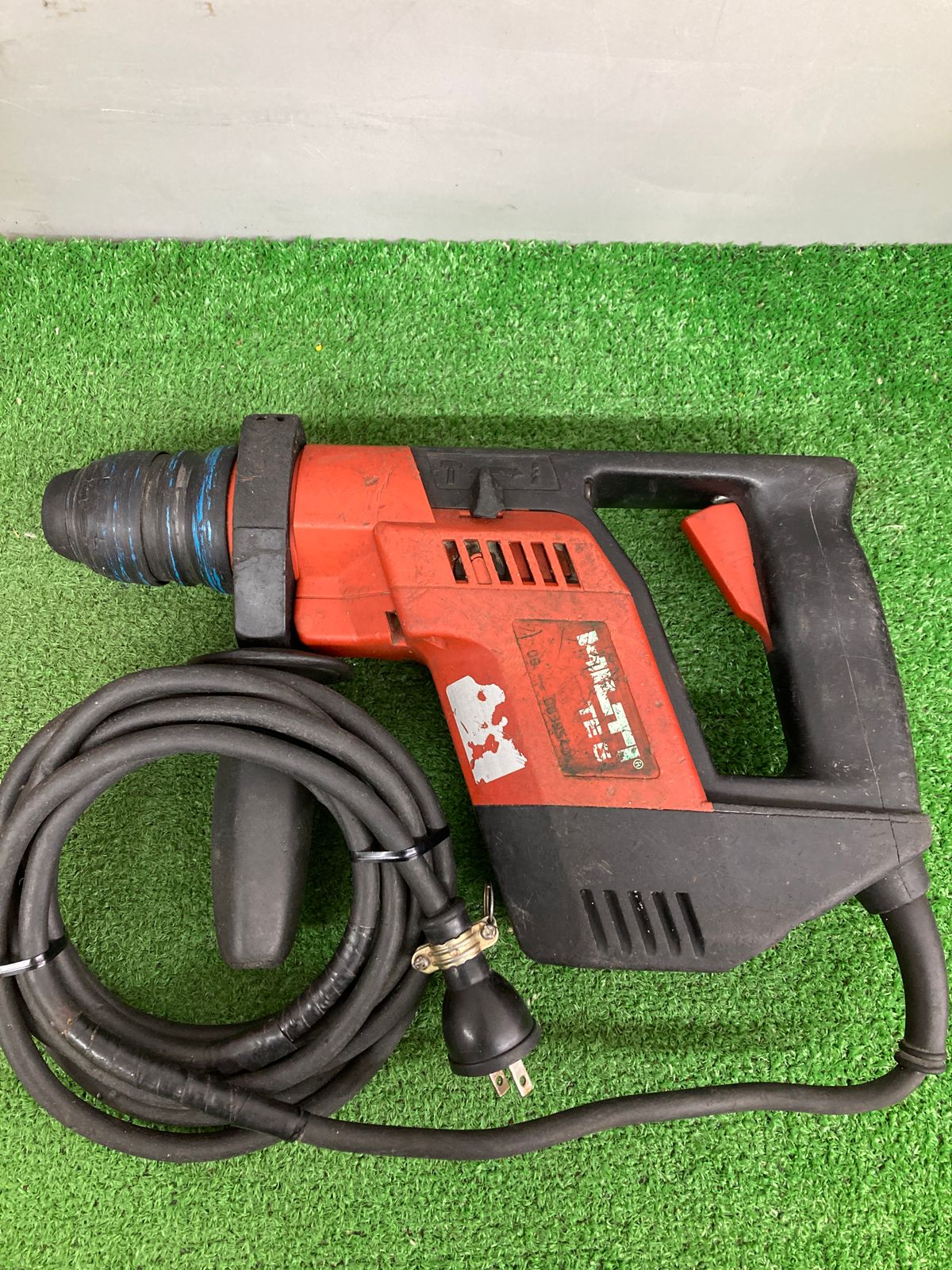 【中古品】【0921】★HILTI(ヒルティ) 100vハンマードリル TE5　IT2CB8RTRDCU