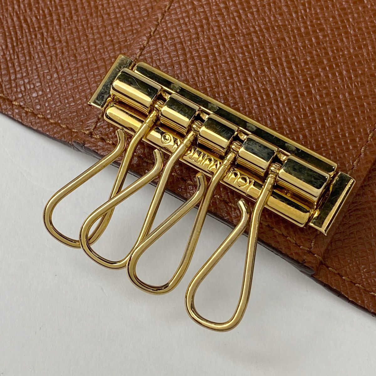 Louis Vuitton】モノグラム ミュルティクレ4 キーホルダー LOUIS