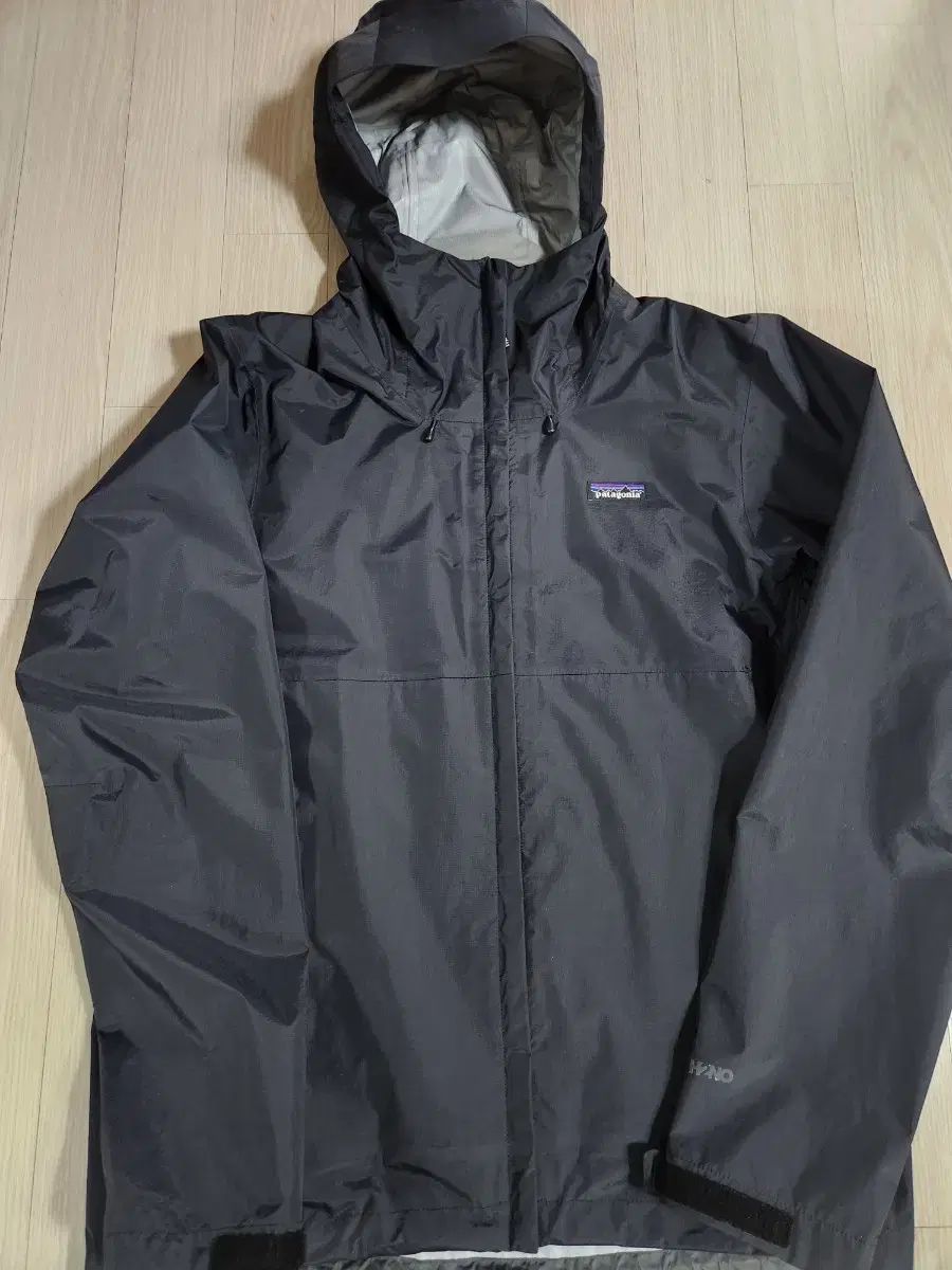 M patagonia パタゴニア 3L トレントシェル ブラック 販売 素晴らしい