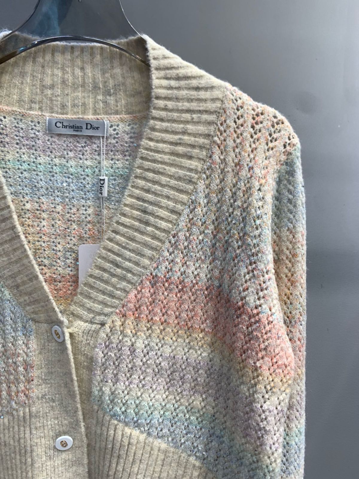 90s クリスチャンディオール ロゴ刺繍 Vネック ウール カーディガン 長袖 本日限定特価】Dior レディース Vネック カーディガン ビー刺繍