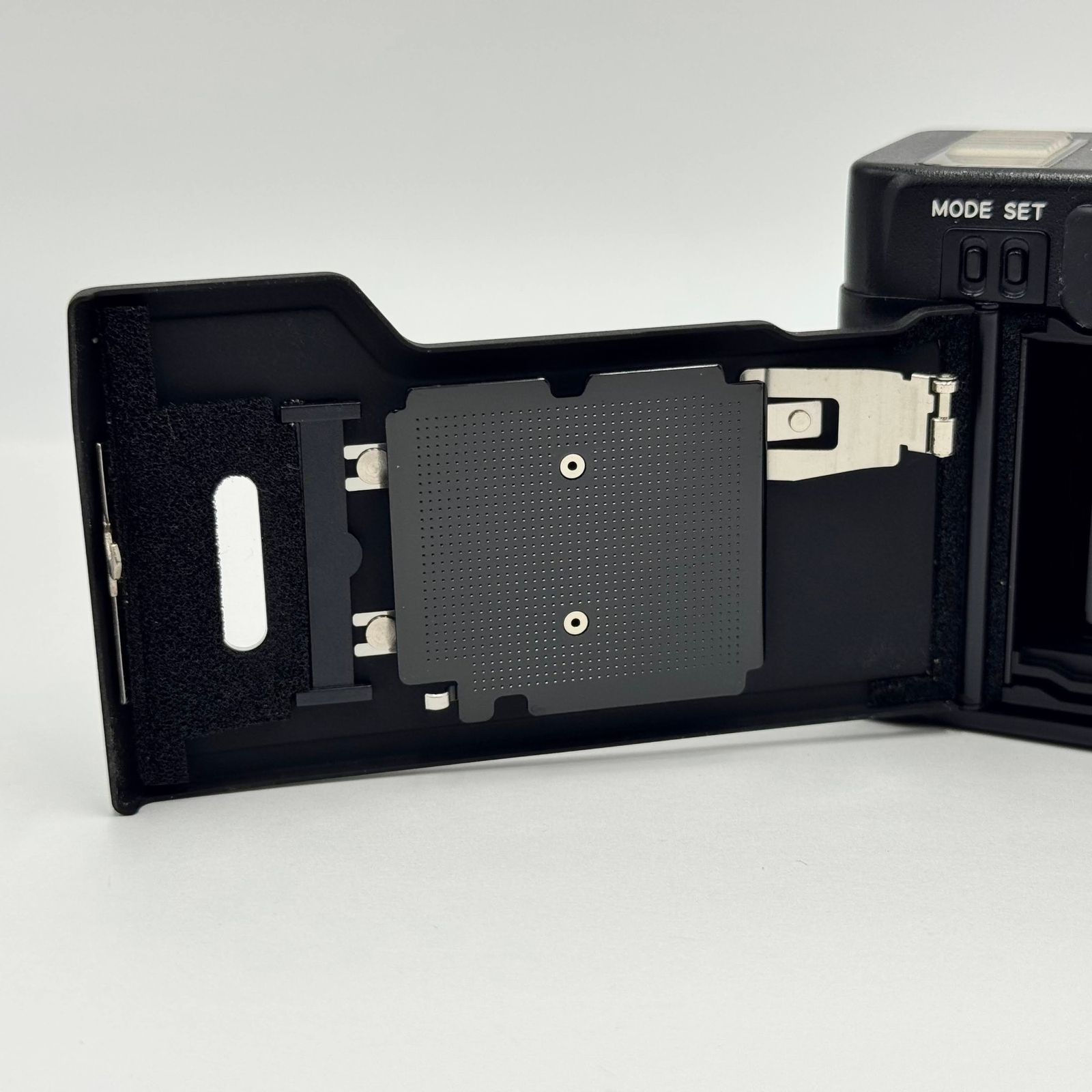 美品 Nikon ニコン 28Ti NIKKOR 28mm 1:2.8 コンパクト フィルム 
