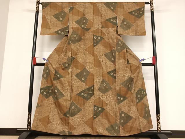 平和屋着物●伝統工芸士　七代目　吉澤与市　紬　切り嵌め菊文　やまと誂製　正絹　逸品　AAAW4106np 平和屋着物○伝統工芸士 七代目 吉澤与市 紬 切り嵌め菊文 やまと誂製