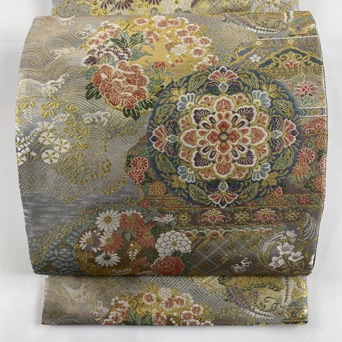 袋帯 秀品 華文 花丸文 金糸 箔 灰色 全通 正絹