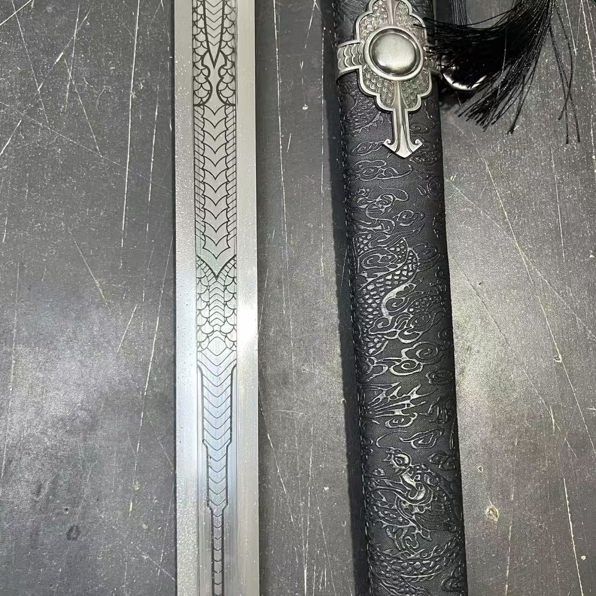 巫師3双頭獣 ジェロット剣 古兵器 武具 冷兵器 映画 長剣 Cosplay 巫師3双頭獣 ジェロット剣 古兵器 武具 冷兵器 映画 長剣