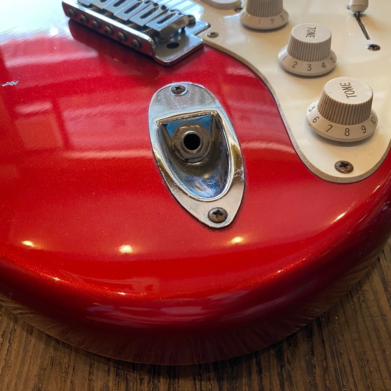 【人気のCAR】Squier by fender ストラトキャスター　2004年 人気のCAR】Squier by fender ストラトキャスター 2004年