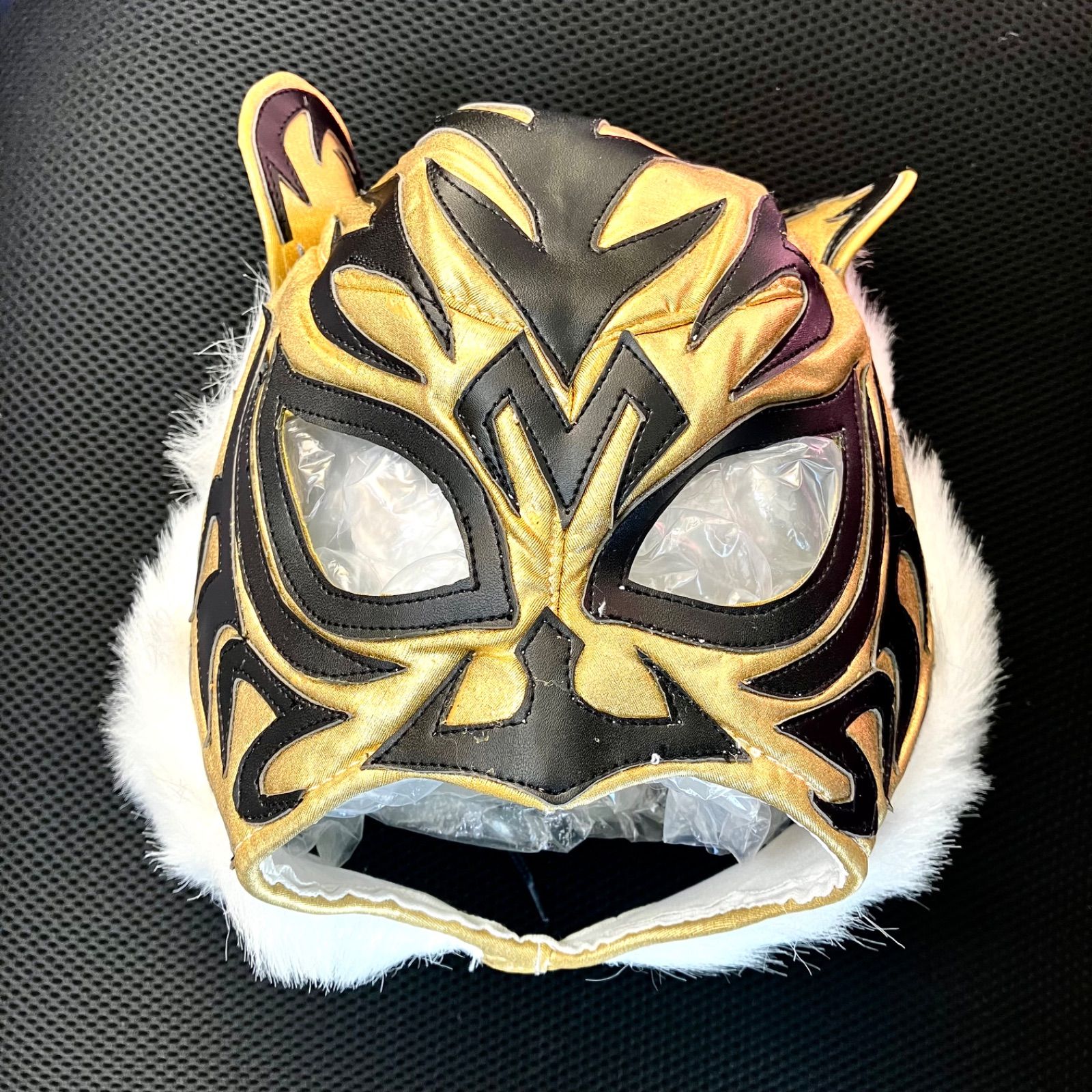 ルチャリブレ タイプ⭐️タイガーマスク】 濃金と黒に白髭（AYA