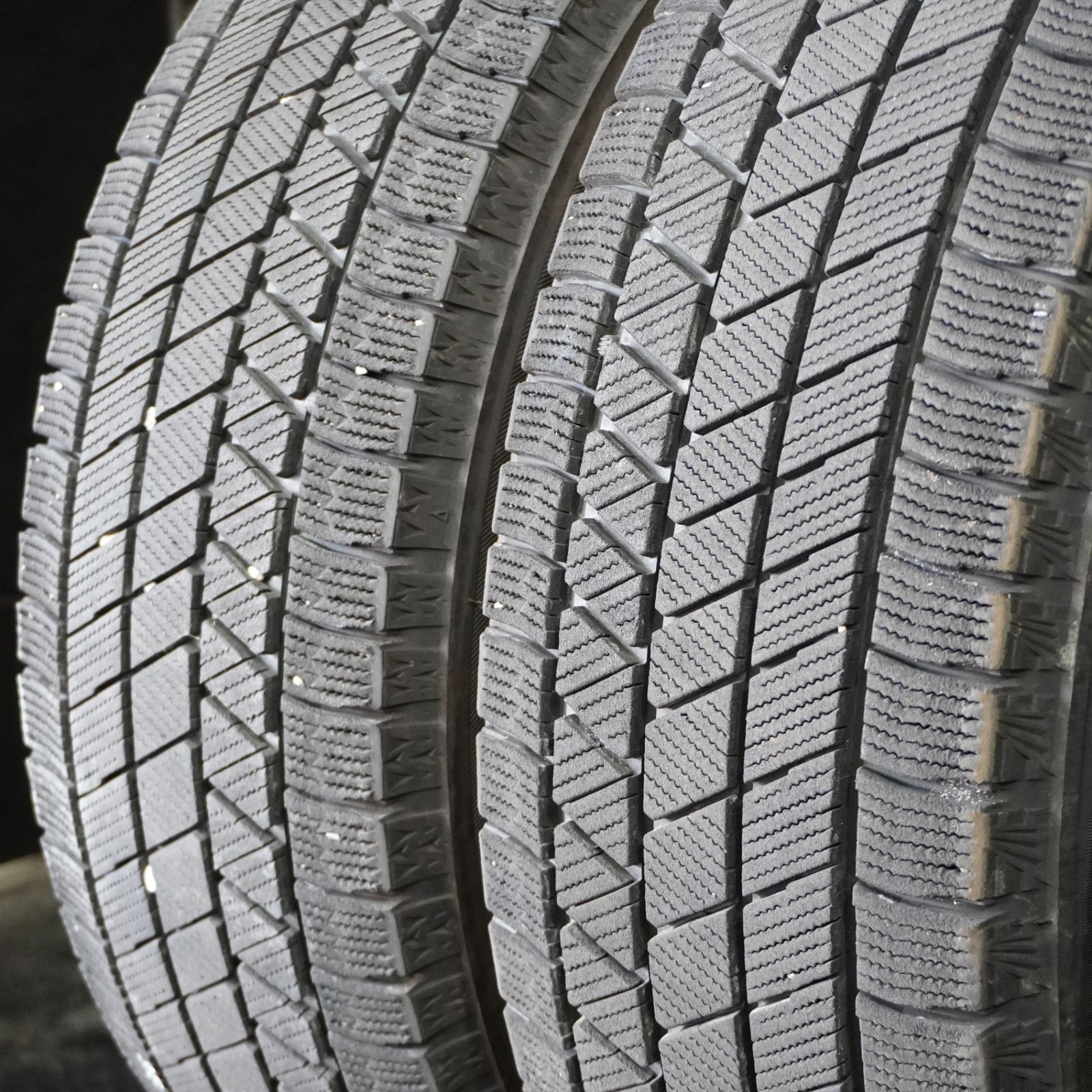 売切 22年製 ブリヂストン BLIZZAK VRX2 195 65R15 4本 スタッドレス プリウス ノア ヴォクシー等