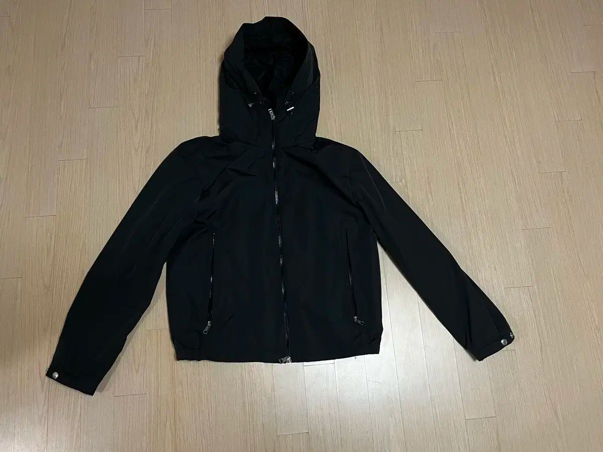MONCLER(モンクレール) ウインドブレーカー トレバーシーア 黒 2 サイズ